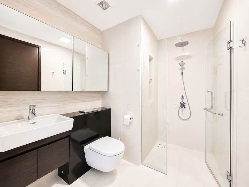 Eon Shenton, 70 Shenton Way, 2 Bedrooms, 1,087 sqft, Condominium For Sale, by Kelly Cheng, 500174222 - Bathroom - PropertyGuru.com.sg