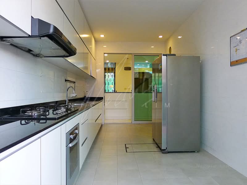 Semi-D with Pool @ Serangoon Gdn Estate, , 6 Bedrooms, 5,000 sqft, Semi-Detached House For Rent, by Nicole Lim, 500174229 - Kitchen - PropertyGuru.com.sg