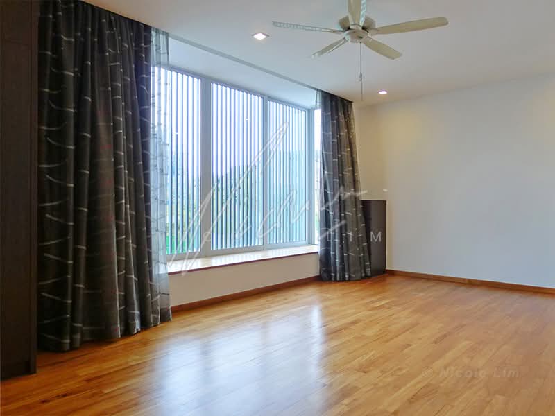 Semi-D with Pool @ Serangoon Gdn Estate, , 6 Bedrooms, 5,000 sqft, Semi-Detached House For Rent, by Nicole Lim, 500174229 - Master Bedroom - PropertyGuru.com.sg