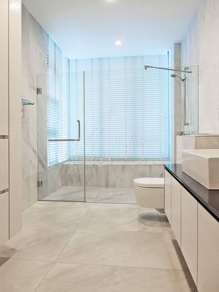 Semi-D with Pool @ Serangoon Gdn Estate, , 6 Bedrooms, 5,000 sqft, Semi-Detached House For Rent, by Nicole Lim, 500174229 - Master Bedroom Ensuite - PropertyGuru.com.sg