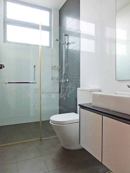 Semi-D with Pool @ Serangoon Gdn Estate, , 6 Bedrooms, 5,000 sqft, Semi-Detached House For Rent, by Nicole Lim, 500174229 - Bedroom 3 Ensuite - PropertyGuru.com.sg