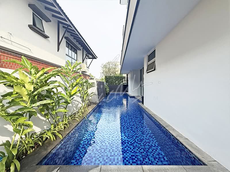 Modern Semi-D with Pool @ Serangoon Gdn Estate, , 6 Bedrooms, 5,000 sqft, Semi-Detached House For Rent, by Nicole Lim, 500174229 - Exterior - PropertyGuru.com.sg