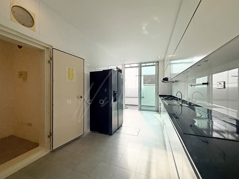 Modern Semi-D with Pool @ Serangoon Gdn Estate, , 6 Bedrooms, 5,000 sqft, Semi-Detached House For Rent, by Nicole Lim, 500174229 - Kitchen - PropertyGuru.com.sg