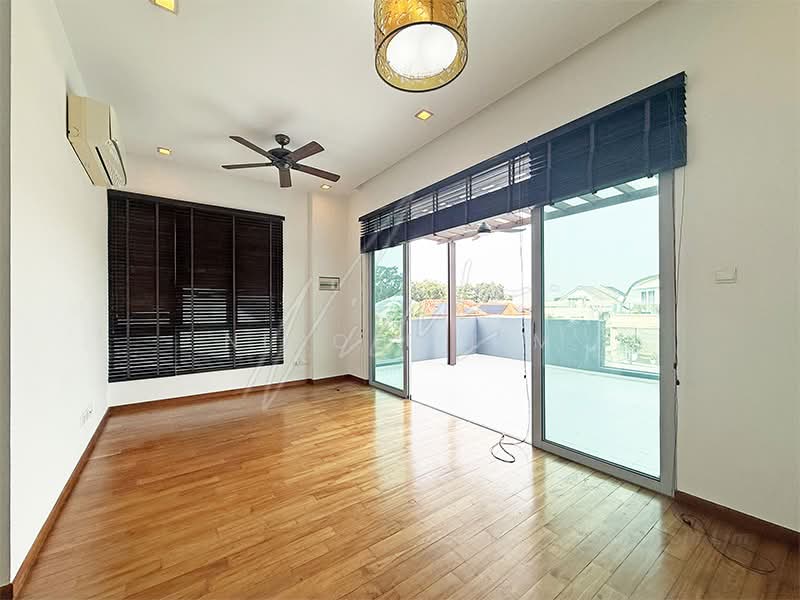 Modern Semi-D with Pool @ Serangoon Gdn Estate, , 6 Bedrooms, 5,000 sqft, Semi-Detached House For Rent, by Nicole Lim, 500174229 - Entertainment Area & Roof Terrace - PropertyGuru.com.sg
