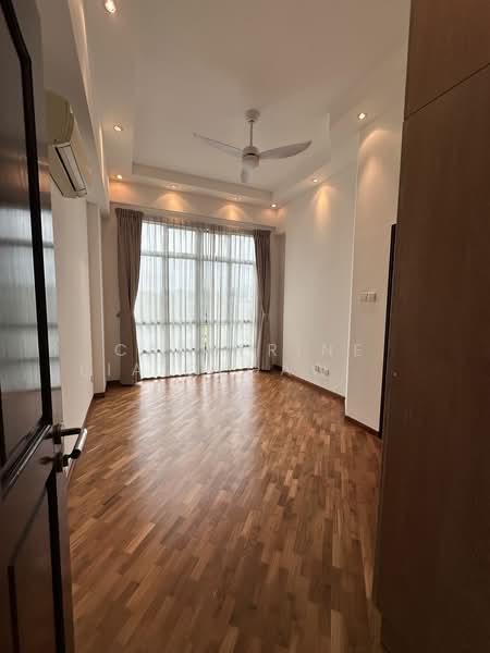 Tanglin Regency, 383 Tanglin Road, 3 Bedrooms, 1,109 sqft, Condominium For Rent, by Catherine Lia Degawidjaja, 500174258 - master bedroom - PropertyGuru.com.sg