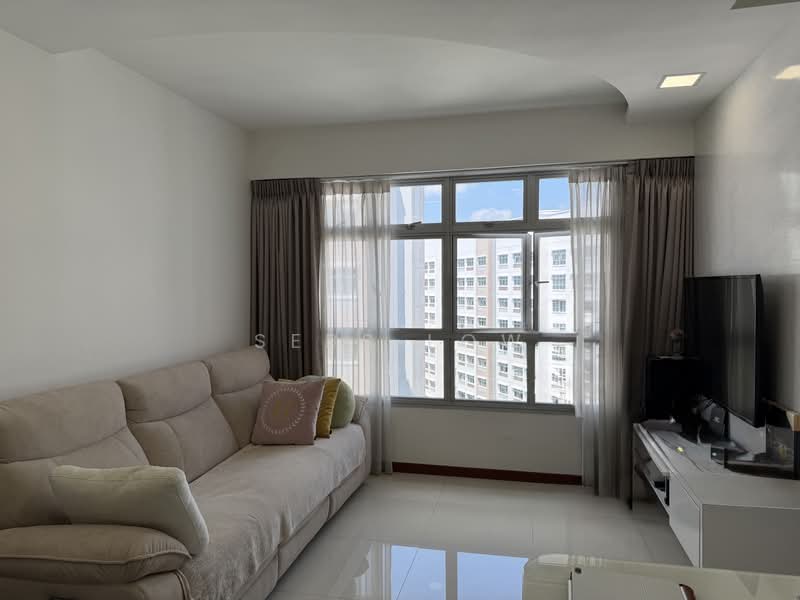 671A Yishun Avenue 4, 671A Yishun Avenue 4, 2 Bedrooms, 732 sqft, HDB Flat For Sale, by Sebs Low, 500174259 - Living Room - PropertyGuru.com.sg
