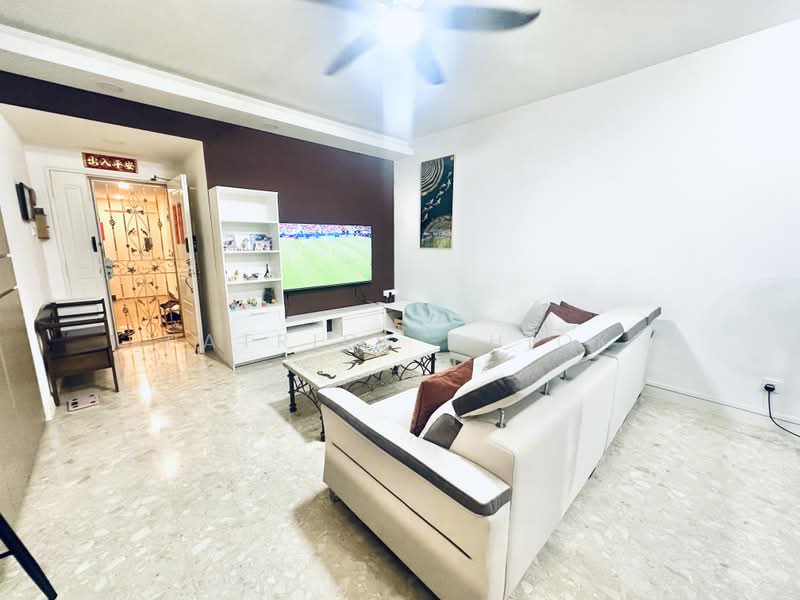 Windermere, 32 Choa Chu Kang Street 64, 3 Bedrooms, 1,281 sqft, Condominium For Sale, by Patrick Chiok, 500174288 - Living Room - PropertyGuru.com.sg