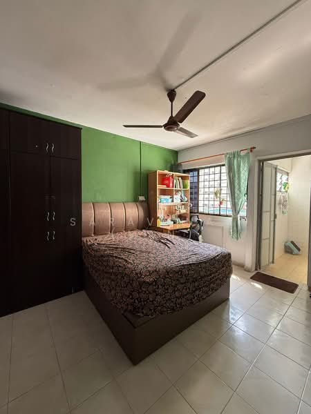 449 Jurong West Street 42, 449 Jurong West Street 42, 2 Bedrooms, 796 sqft, HDB Flat For Sale, by Saravanan (Van), 500174295 - Bedroom - PropertyGuru.com.sg