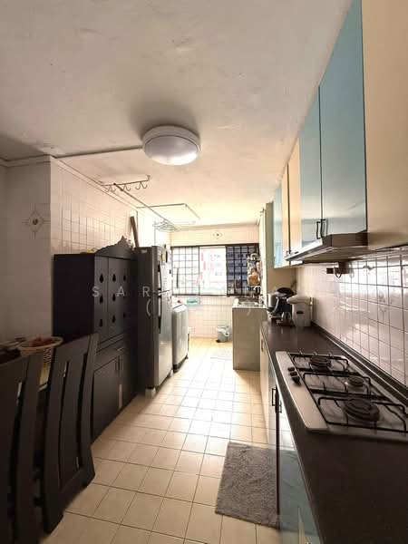 449 Jurong West Street 42, 449 Jurong West Street 42, 2 Bedrooms, 796 sqft, HDB Flat For Sale, by Saravanan (Van), 500174295 - Kitchen - PropertyGuru.com.sg