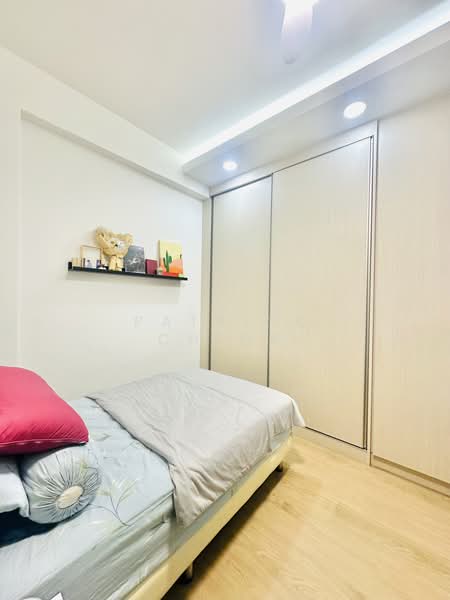Windermere, 32 Choa Chu Kang Street 64, 3 Bedrooms, 1,281 sqft, Condominium For Sale, by Patrick Chiok, 500174296 - Bedroom - PropertyGuru.com.sg