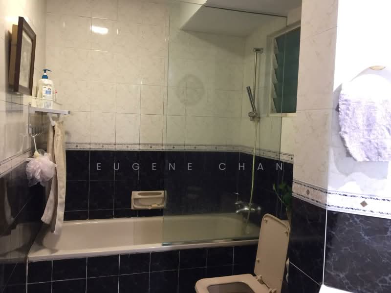766 Woodlands Circle, 766 Woodlands Circle, 3 Bedrooms, 1,194 sqft, HDB Flat For Sale, by Eugene Chan, 500174297 - Bathroom - PropertyGuru.com.sg