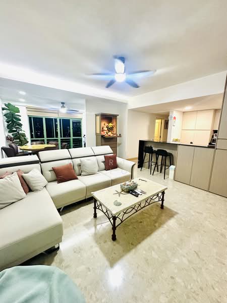 Windermere, 32 Choa Chu Kang Street 64, 3 Bedrooms, 1,281 sqft, Condominium For Sale, by Patrick Chiok, 500174306 - Living Room - PropertyGuru.com.sg