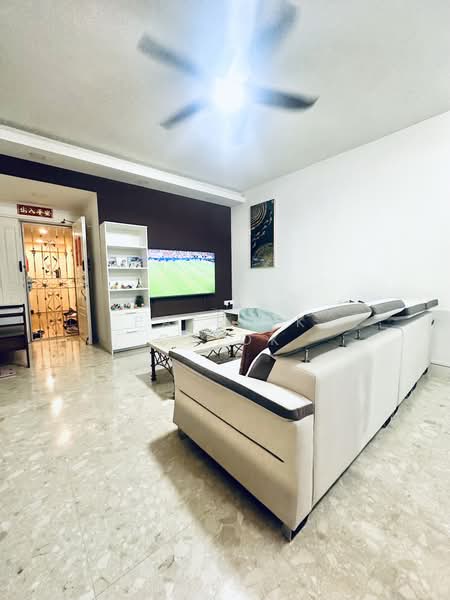 Windermere, 32 Choa Chu Kang Street 64, 3 Bedrooms, 1,281 sqft, Condominium For Sale, by Patrick Chiok, 500174306 - Living Room - PropertyGuru.com.sg