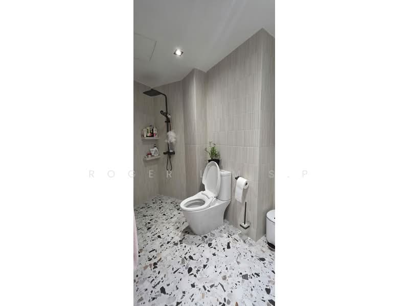 Kerrisdale, 30 Sturdee Road, 3 Bedrooms, 1,270 sqft, Condominium For Sale, by Roger Lim S.P, 500174311 - Bathroom - PropertyGuru.com.sg