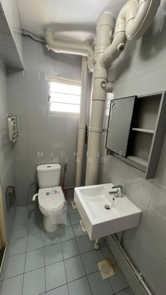 103A Edgefield Plains, 103A Edgefield Plains, 3 Bedrooms, 1,184 sqft, HDB Flat For Rent, by Michelle Hiang, 500174313 - Bathroom - PropertyGuru.com.sg