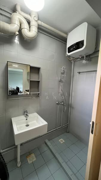 103A Edgefield Plains, 103A Edgefield Plains, 3 Bedrooms, 1,184 sqft, HDB Flat For Rent, by Michelle Hiang, 500174313 - Bathroom - PropertyGuru.com.sg