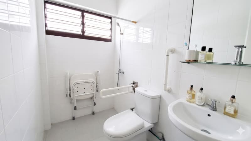 788 Yishun Avenue 2, 788 Yishun Avenue 2, 3 Bedrooms, 1,302 sqft, HDB Flat For Sale, by Peter Loh 彼得, 500174317 - Bathroom - PropertyGuru.com.sg