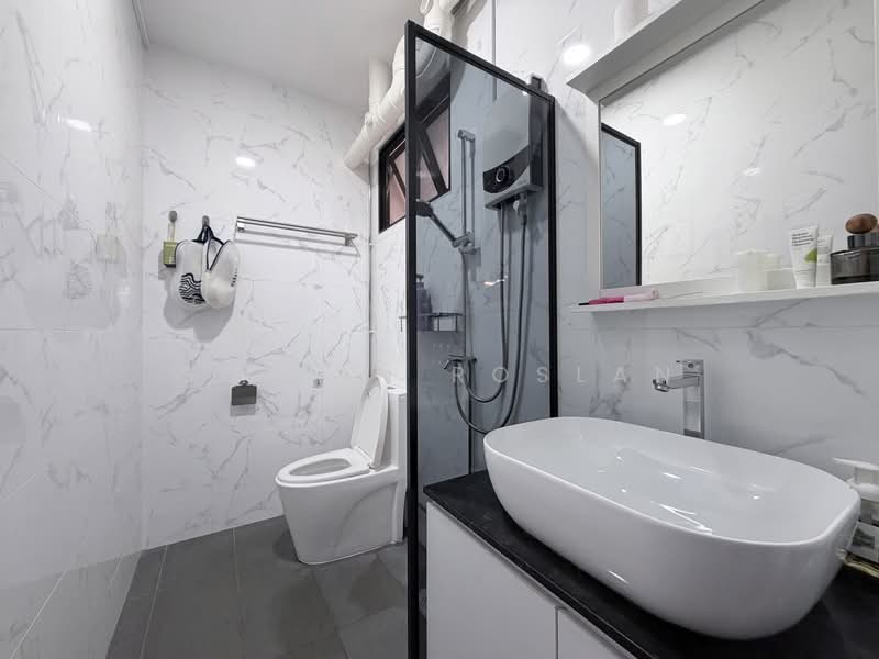 306 Tampines Street 32, 306 Tampines Street 32, 4 Bedrooms, 1,485 sqft, HDB Flat For Sale, by Sofian Roslan, 500174325 - Bathroom - PropertyGuru.com.sg