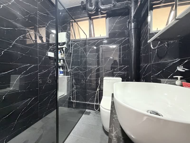 306 Tampines Street 32, 306 Tampines Street 32, 4 Bedrooms, 1,485 sqft, HDB Flat For Sale, by Sofian Roslan, 500174325 - Bathroom - PropertyGuru.com.sg