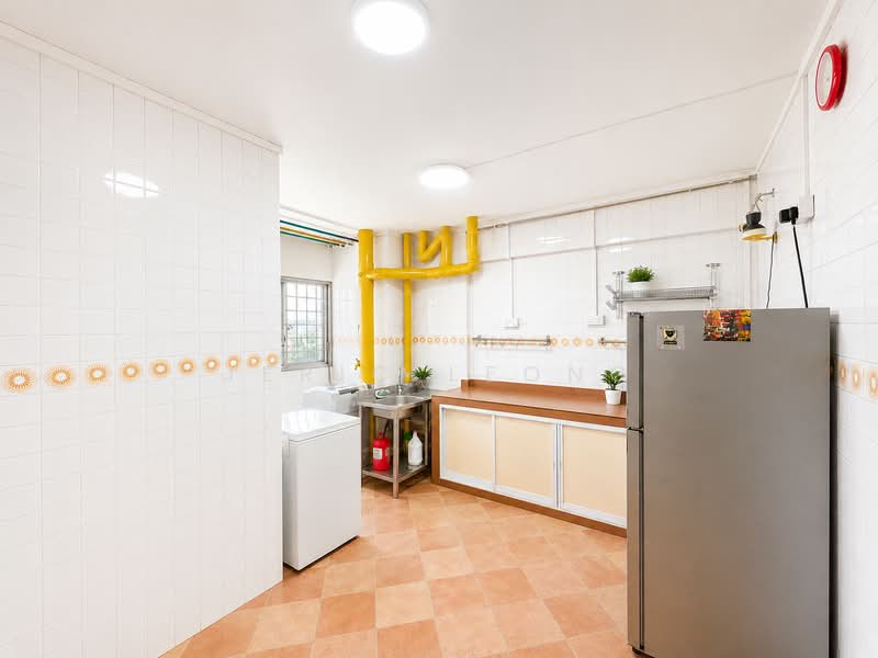 230 Hougang Avenue 1, 230 Hougang Avenue 1, 4 Bedrooms, 1,528 sqft, HDB Flat For Sale, by Jeric Leong, 500174359 - Kitchen - PropertyGuru.com.sg