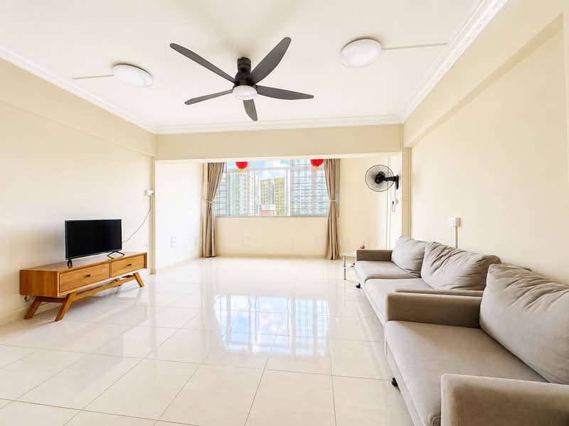 230 Hougang Avenue 1, 230 Hougang Avenue 1, 4 Bedrooms, 1,528 sqft, HDB Flat For Sale, by Jeric Leong, 500174359 - Living Room - PropertyGuru.com.sg