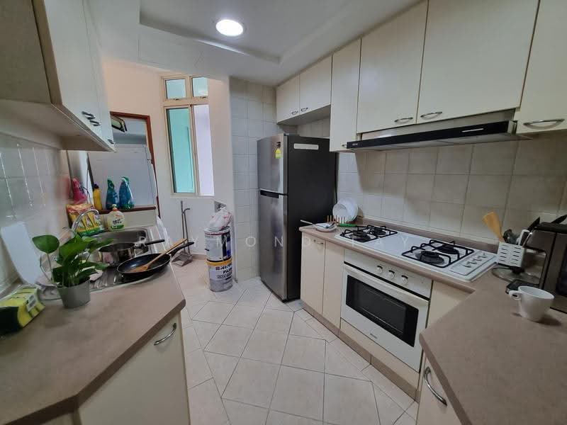 Burlington Square, 175 Bencoolen Street, Room Rental, 110 sqft, Apartment For Rent, by Raymond Tay, 500174367 - Kitchen - PropertyGuru.com.sg