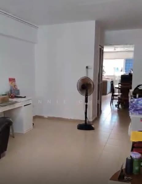 622 Yishun Ring Road, 622 Yishun Ring Road, 2 Bedrooms, 720 sqft, HDB Flat For Rent, by Annie Chen, 500174373 - Living Room - PropertyGuru.com.sg