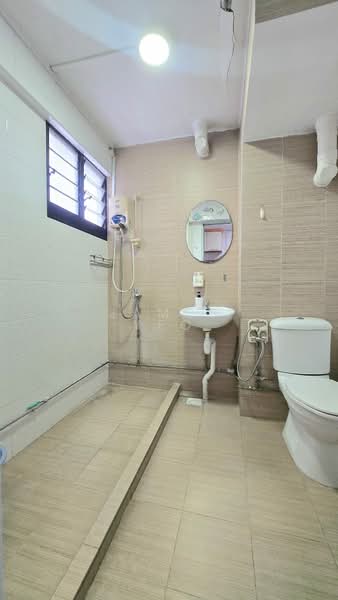 72 Marine Drive, 72 Marine Drive, 3 Bedrooms, 1,259 sqft, HDB Flat For Sale, by James Yeo, 500174380 - Bathroom - PropertyGuru.com.sg