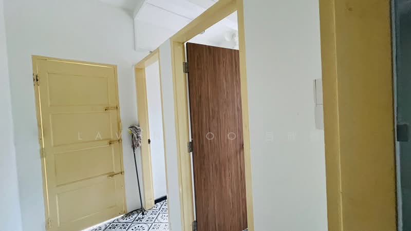 Freehold no gst no maintenance renovated, , 800 sqft, Office For Sale, by Laven Loo 吕欣颐, 500174381 - CommercialGuru.com.sg