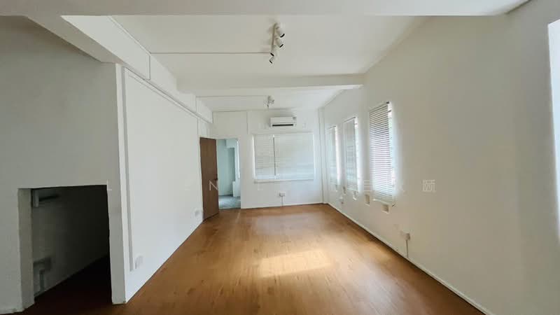 Freehold Industrial office near macpherson, , 800 sqft, Office For Sale, by Laven Loo 吕欣颐, 500174387 - CommercialGuru.com.sg