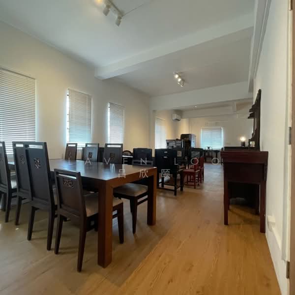 Freehold showroom industrial for sale, , 800 sqft, Office For Sale, by Laven Loo 吕欣颐, 500174388 - CommercialGuru.com.sg