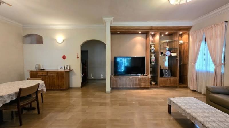 Jalan Suasa • Green Hill Estate • Dairy Farm & Cashew Locale Semi-D, Jalan Pakis, Jalan Suasa, Chestnut Drive, Cashew Road, Dairy Farm Road, Upper Bukit Timah, 4 Bedrooms, 2,230 sqft, Semi-Detached House For Sale, by Tyler Lee, 500174390 - Living Room - PropertyGuru.com.sg
