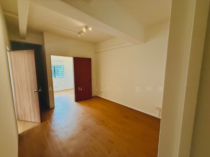 Near Mattar Mrt no gst immediate renovated with washroom, , 800 sqft, Office For Rent, by Laven Loo 吕欣颐, 500174391 - CommercialGuru.com.sg