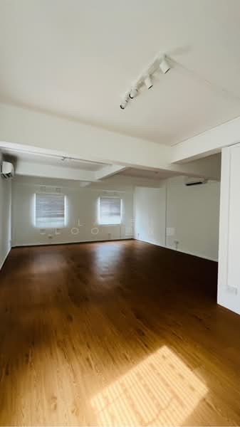 Near Mattar Mrt no gst immediate renovated with washroom, , 800 sqft, Office For Rent, by Laven Loo 吕欣颐, 500174391 - CommercialGuru.com.sg