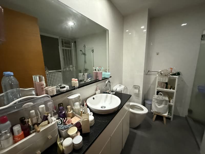The Jade, 9 Bukit Batok Central Link, 3 Bedrooms, 1,335 sqft, Condominium For Rent, by Derick Foo, 500174392 - Bathroom - PropertyGuru.com.sg