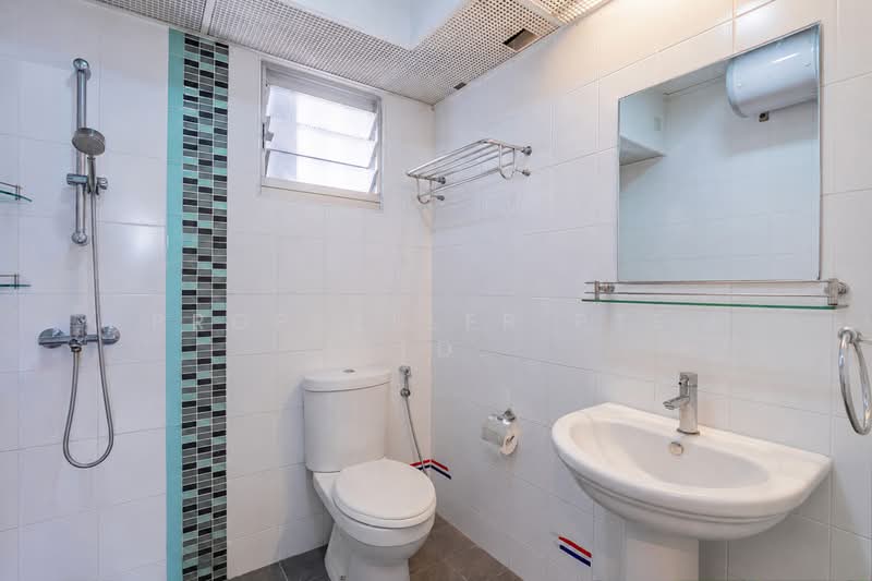 613B Punggol Drive, 613B Punggol Drive, 3 Bedrooms, 1,001 sqft, HDB Flat For Sale, by JOHN YEO, 500174395 - Bathroom - PropertyGuru.com.sg