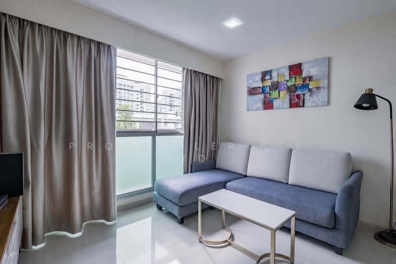 613B Punggol Drive, 613B Punggol Drive, 3 Bedrooms, 1,001 sqft, HDB Flat For Sale, by JOHN YEO, 500174395 - Living Room - PropertyGuru.com.sg