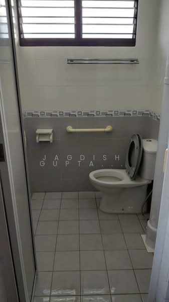 505 Ang Mo Kio Avenue 8, 505 Ang Mo Kio Avenue 8, Room Rental, 120 sqft, HDB Flat For Rent, by Jagdish Gupta (JAG), 500174398 - Bathroom - PropertyGuru.com.sg