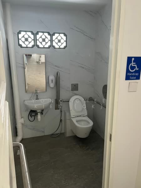 Rowell Road, , 1,100 sqft, Food & Beverage For Rent, by Yong Chee Kien (CK), 500174408 - Bathroom - CommercialGuru.com.sg