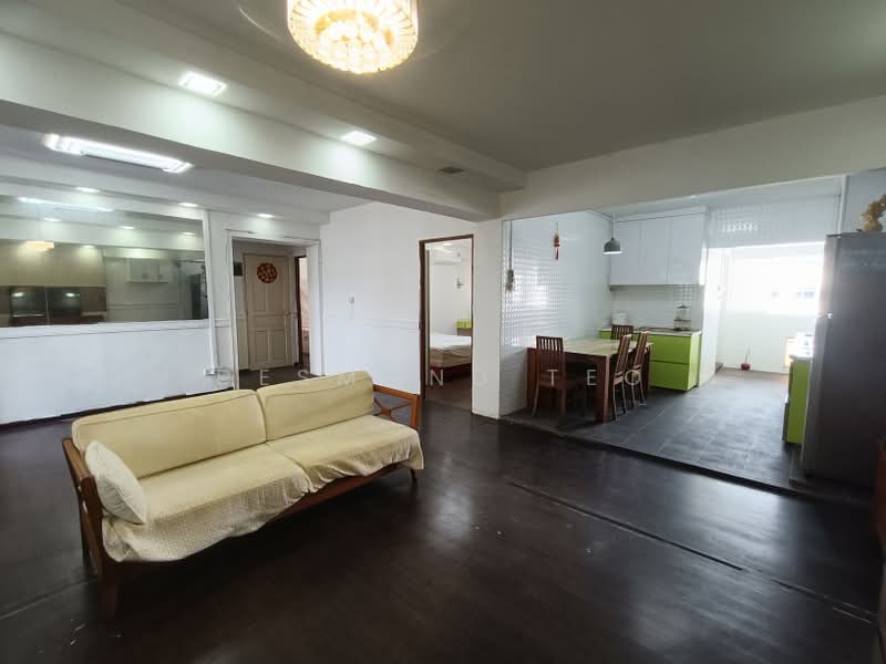 450E Tampines Street 42, 450E Tampines Street 42, 3 Bedrooms, 1,130 sqft, HDB Flat For Sale, by DESMOND TEO, 500174427 - Living/ Dining hall - PropertyGuru.com.sg
