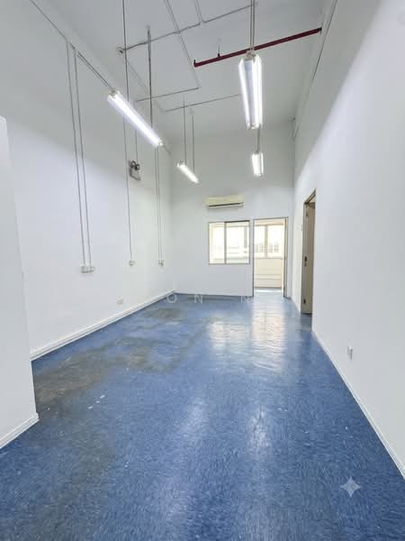 Pantech Business Hub, 196 Pandan Loop, 1,200 sqft, Factory / Workshop (B2) For Rent, by Simon Neo, 500174435 - Interior - CommercialGuru.com.sg