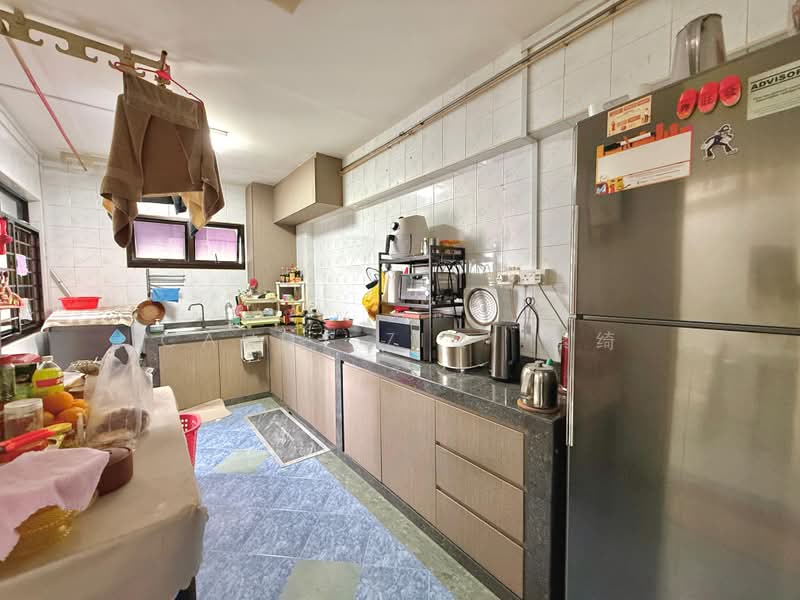 121B Rivervale Drive, 121B Rivervale Drive, 3 Bedrooms, 1,184 sqft, HDB Flat For Sale, by Candy ZiQi 紫绮, 500174437 - Kitchen - PropertyGuru.com.sg