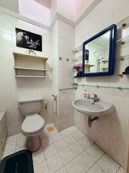 Seletar Terrace, , 4 Bedrooms, 2,400 sqft, Terraced House For Sale, by Dane Kau 高国豪, 500174440 - Bathroom - PropertyGuru.com.sg