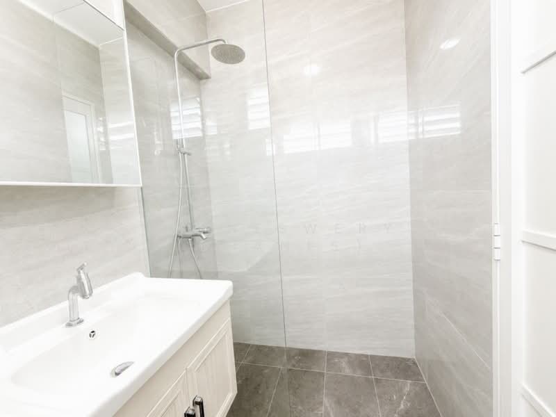 204 Petir Road, 204 Petir Road, 3 Bedrooms, 1,313 sqft, HDB Flat For Sale, by Dhaneswery (Dhanes), 500174457 - Bathroom - PropertyGuru.com.sg