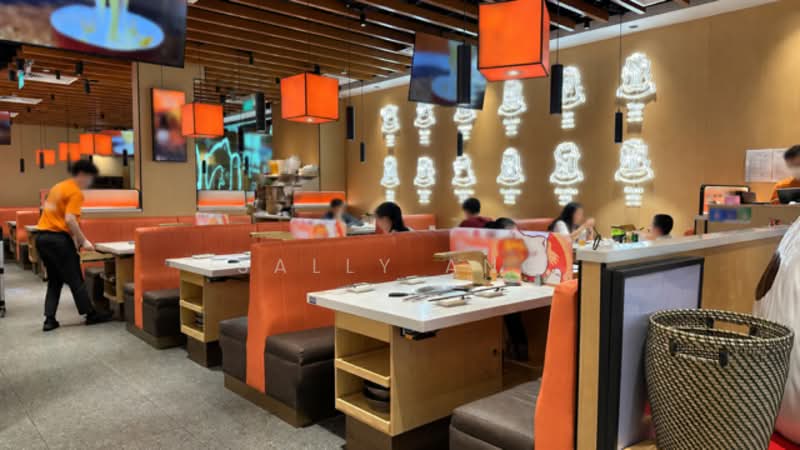 Vivocity, 1 Harbourfront Walk, 1,600 sqft, Mall Shop For Rent, by Sally Ang, 500174465 - Interior - CommercialGuru.com.sg