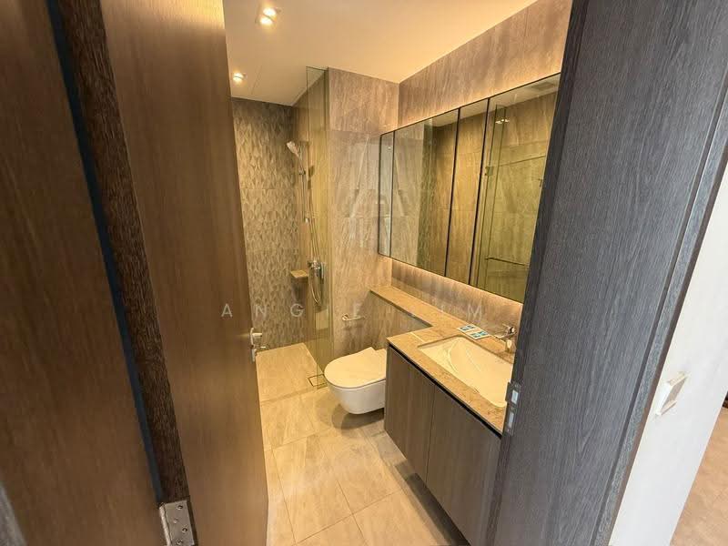 Piccadilly Grand, Northumberland Road, Farrer Park / Serangoon Rd, 2 Bedrooms, 710 sqft, Condominium For Sale, by Angie Lim, 500174470 - Bathroom - PropertyGuru.com.sg