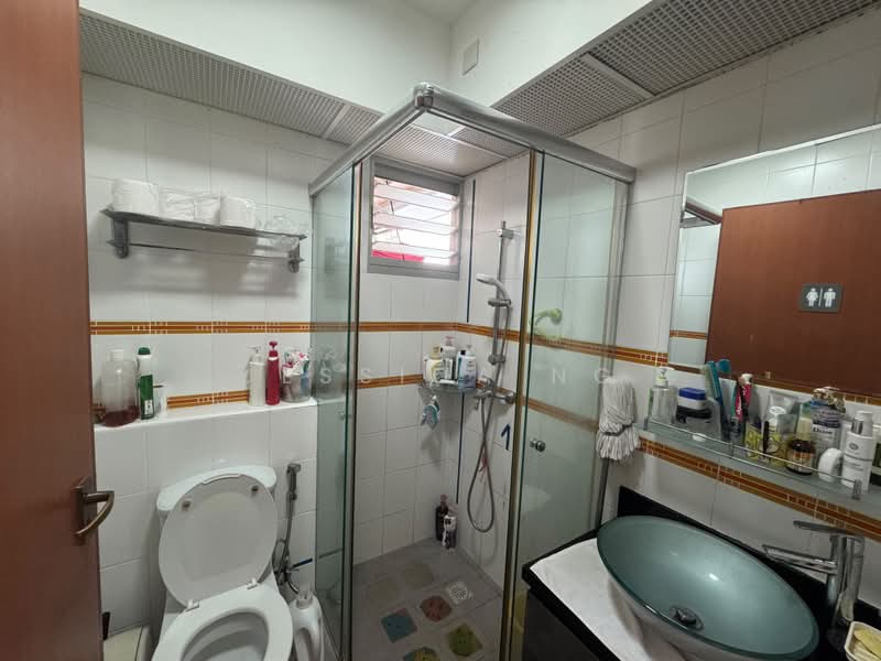 26 Ghim Moh Link, 26 Ghim Moh Link, 2 Bedrooms, 721 sqft, HDB Flat For Rent, by Jessica Ng, 500174473 - Bathroom - PropertyGuru.com.sg