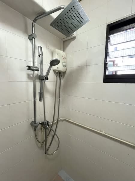 123A Rivervale Drive, 123A Rivervale Drive, Hougang / Punggol / Sengkang, Room Rental, 150 sqft, HDB Flat For Rent, by Zheng Jixin, 500174478 - Bathroom - PropertyGuru.com.sg