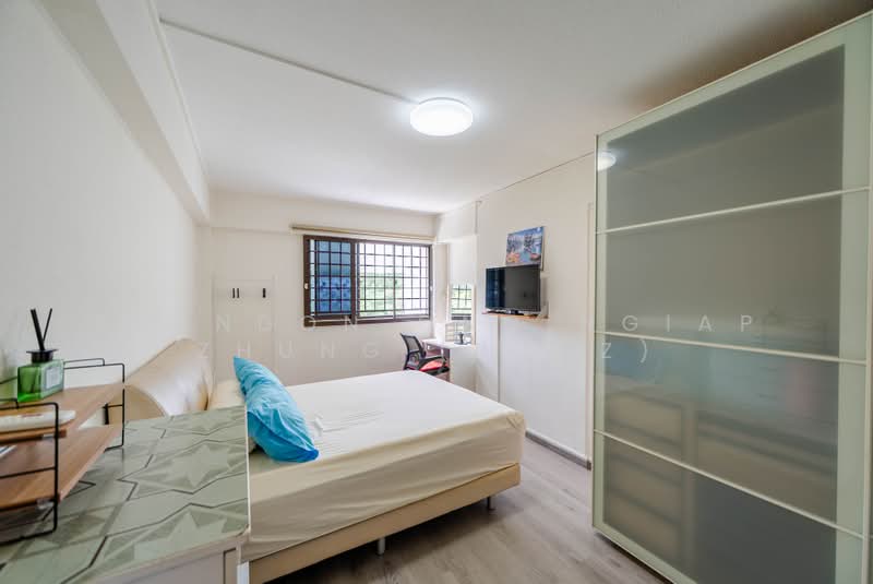 620 Bedok Reservoir Road, 620 Bedok Reservoir Road, 2 Bedrooms, 732 sqft, HDB Flat For Sale, by Brandon Ong Ngiap Zhung (BONZ), 500174480 - Bedroom - PropertyGuru.com.sg