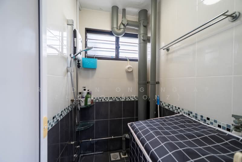 620 Bedok Reservoir Road, 620 Bedok Reservoir Road, 2 Bedrooms, 732 sqft, HDB Flat For Sale, by Brandon Ong Ngiap Zhung (BONZ), 500174480 - Shower Room - PropertyGuru.com.sg